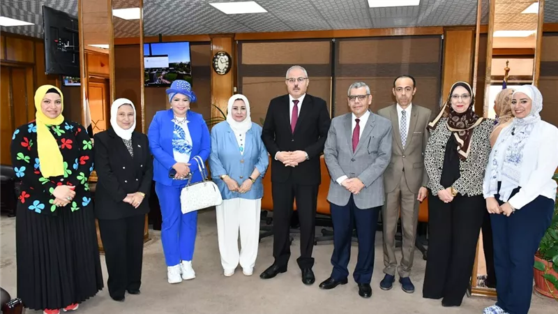 رئيس جامعة القناة يشكل مجلس إدارة وحدة مناهضة العنف ضد المرأة