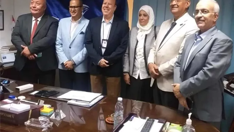 عطوة يكرم المحالين للمعاش