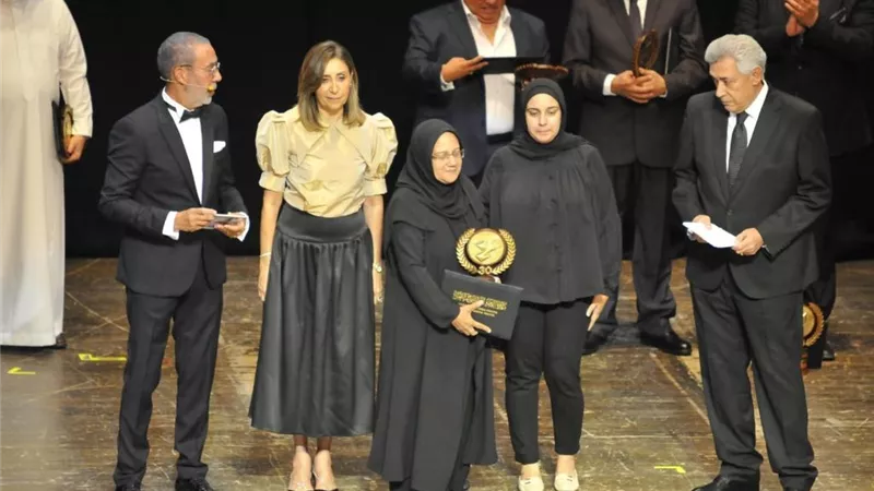 زهرة المهرجان.. مهرجان القاهرة للمسرح يكرم الراحلة رنا أبو العلا