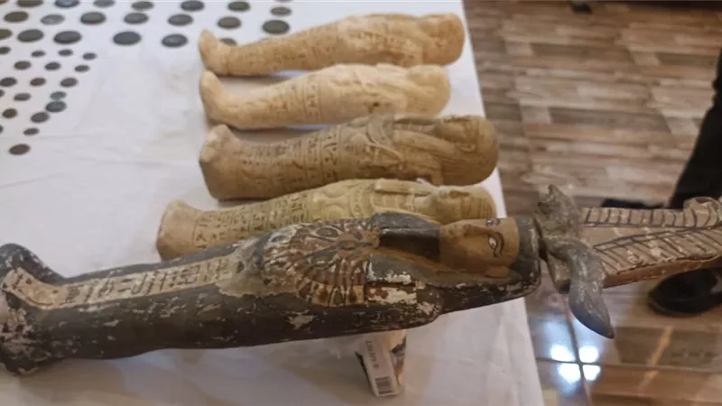 حبس ابن العدوة ٤ ايام لحيازته ٢٥٦ قطعة اثرية