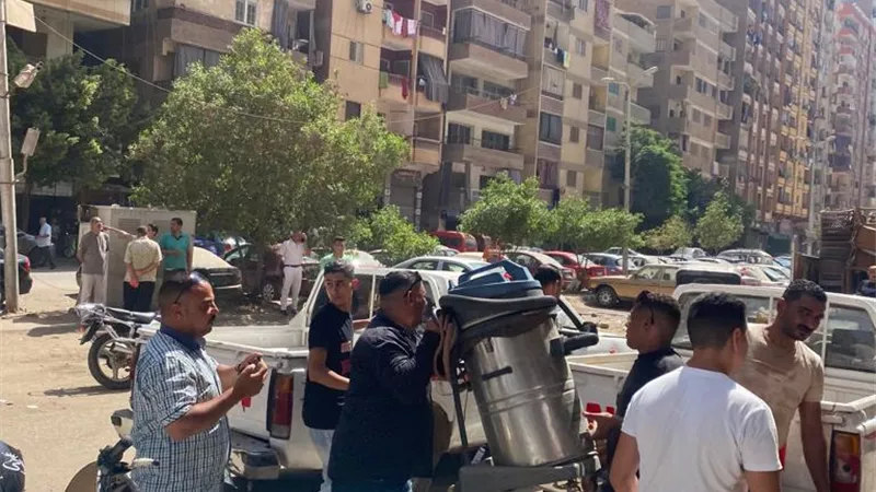 الجيزة : غلق ٩ مقاهي ومصادرة ٢٠٠٠ اشغال لتعديهم علي الطريق العام