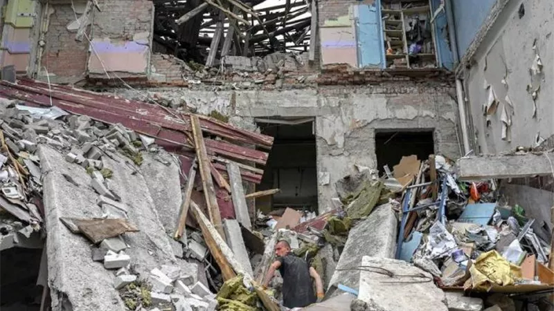 موسكو: مقتل وإصابة 24 شخصا جراء قصف أوكراني في دونيتسك