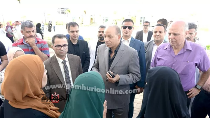 رئيس جامعة المنصورة الأهلية يعقد اجتماعًا موسعا