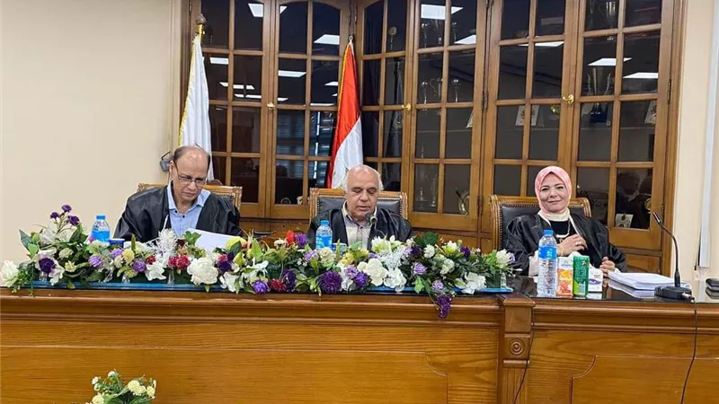 النزعة الدرامية في الشعر الأندلسي تمنح محمود القاعود الدكتوراه بمرتبة الشرف الأولى