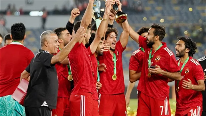 بيبو: مكافآت خاصة للاعبي الأهلي حال الفوز بالسوبر الإفريقي