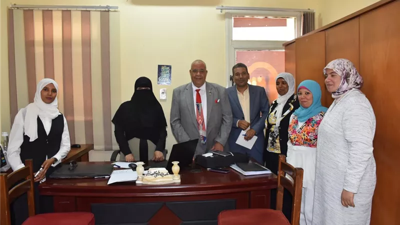 رئيس جامعة الأقصر يستقبل لجنة الجهاز المركزى للتنظيم والإدارة