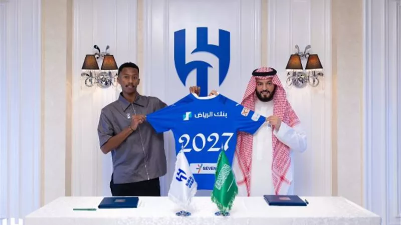 شاهد.. الهلال السعودي يعلن تجديد عقد الدوسري لمدة 4 مواسم