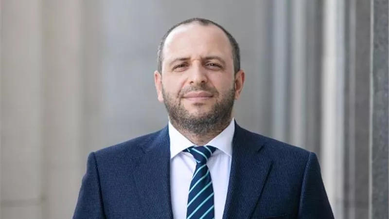 من هو رستم أوميروف وزير الدفاع الأوكراني الجديد