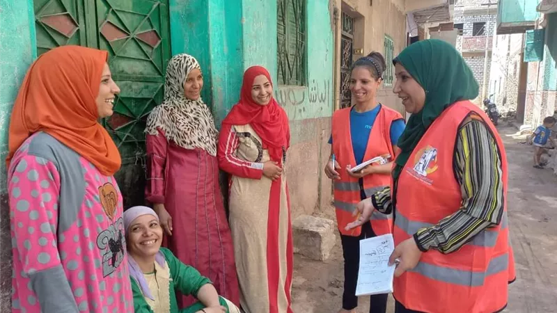 استمرار القومي للمرأة بتنفيذ حملة طرق الأبواب فى المنيا