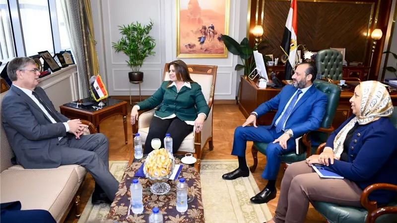 السفير الهولندي بالقاهرة يؤكد رغبة بلاده في التعاون بملف الهجرة