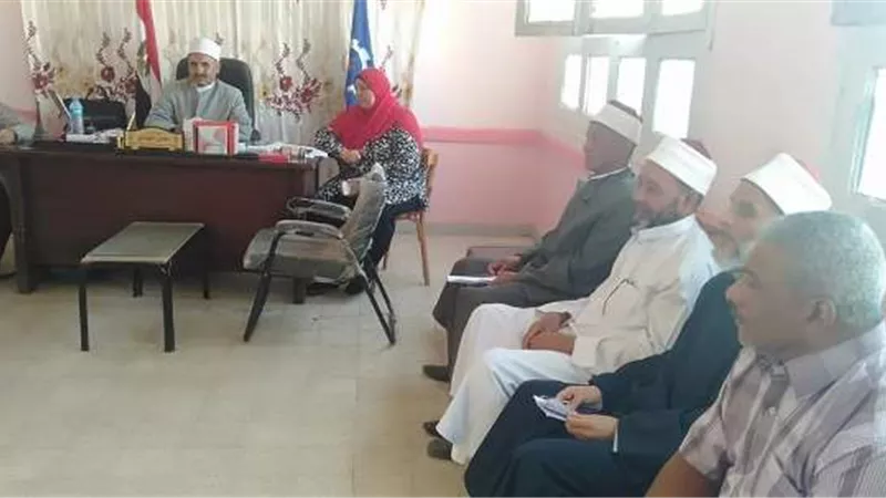 رئيس منطقة السويس الأزهرية يبحث استعدادات العام الدراسي الجديد