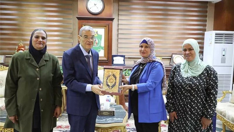 محافظ المنيا يستقبل نقيب التمريض ويعرب عن تقديره للدور المتميز