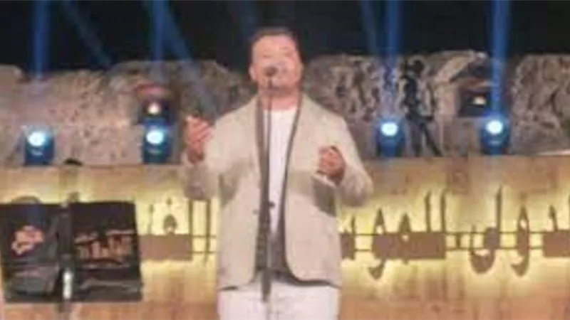 أحمد العمرى ينشد بـ ماشى فى نور الله