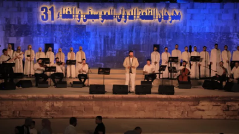 الجمهور يتفاعل مع المنشد أحمد العمرى بـ أغنية 