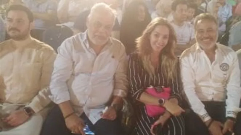 اشرف زكى وايهاب فهمى وزوجته بمهرجان القلعة بسبب ياسين التهامى