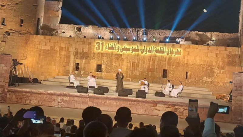 الجمهور يتفاعل مع ياسين التهامى بـ 