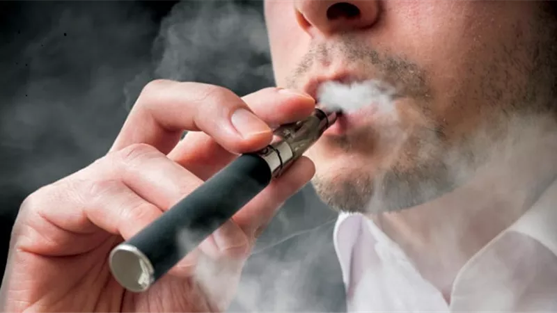 دراسة تحذر من أثر التدخين الإلكتروني على الصحة الجنسية للرجل