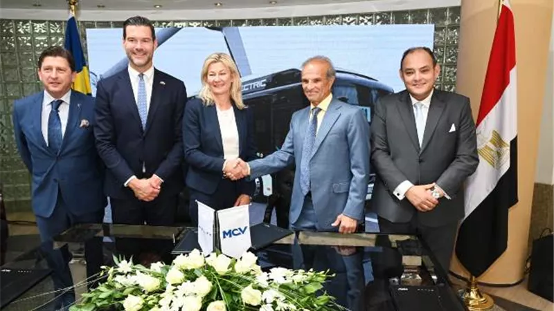 وزير الصناعة ونظيره السويدى يشهدان توقيع اتفاقية لتصنيع أتوبيسات