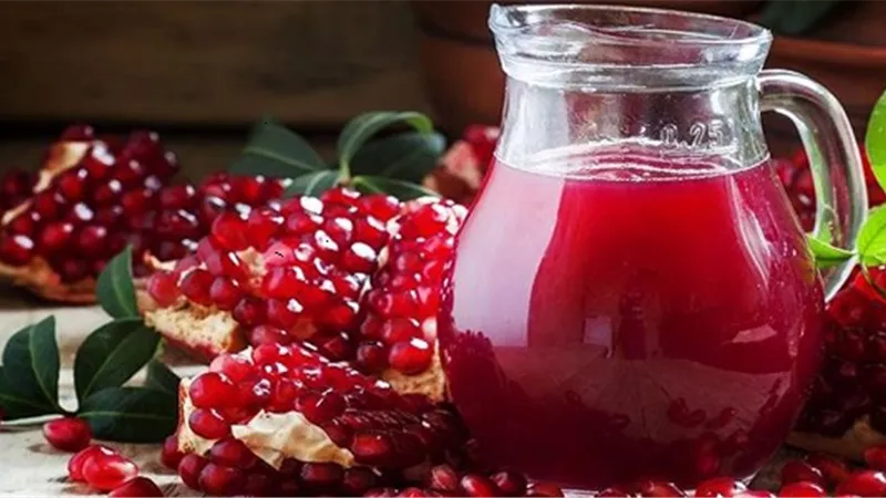 فوائد تناول الرمان على الريق