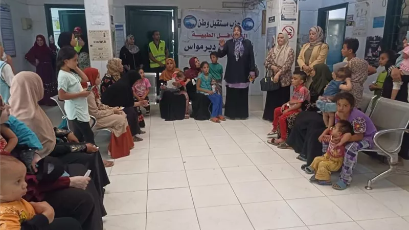 الكشف علي ١٣٥ حالة في قافلة 