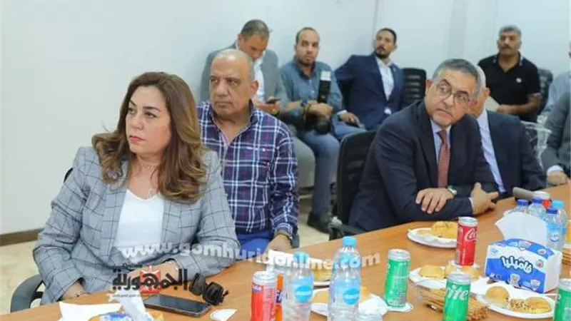 وزير قطاع الأعمال ومحافظ دمياط يتفقدان تطوير شركة الغزل والنسيج