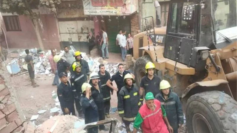 محافظ القاهرة يوجه بصرف إعانات لمتضررى حادث انهيارعقارحدائق القبة