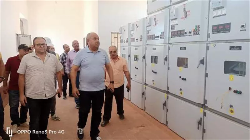 أبو وردة يتفقد موزع أكبر مشروع لزراعة 25ألف فدان