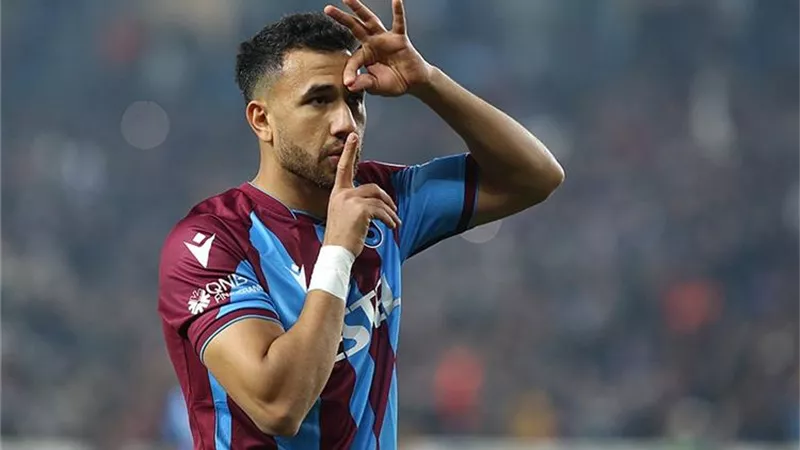 تريزيجيه يشارك في تدريبات طرابزون التركي بعد تعافيه من الإصابة