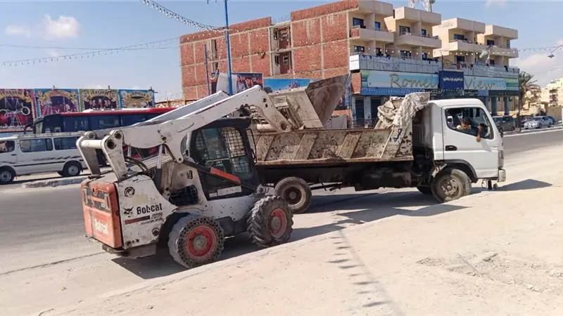 رفع 60 الف طن قمامة في 3 أشهر بالشواطئ وكورنيش مطروح