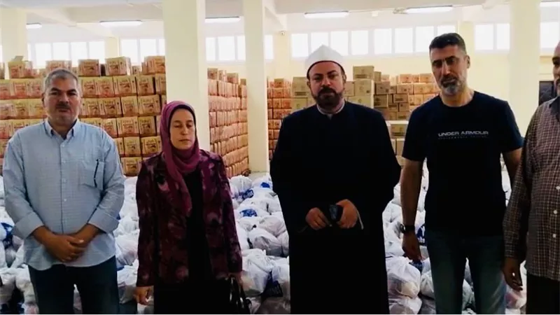 5000 كرتونة مواد غذائية من الاوقاف للاسر الاولي بالرعاية بمطروح