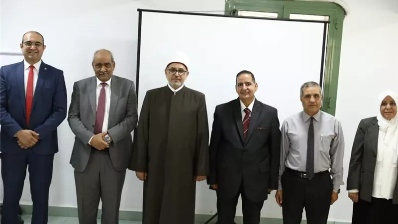رئيس جامعة الأزهر يشيد بجهود مركز التدريب وتطوير القيادات