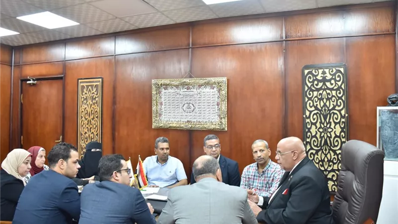 بحث سبل إعتماد مركز تدريب الكوادرالبشرية بجامعة الاقصر