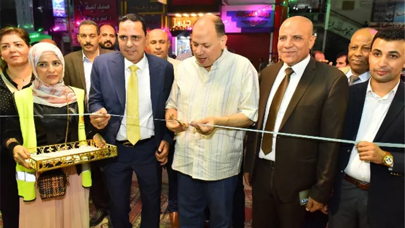 محافظ أسيوط يفتتح سلسة معارض 