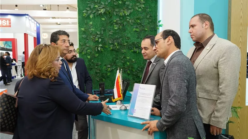 إقبال كبير على جناح هيئة الاعتماد والرقابة الصحية بمؤتمرالصحة