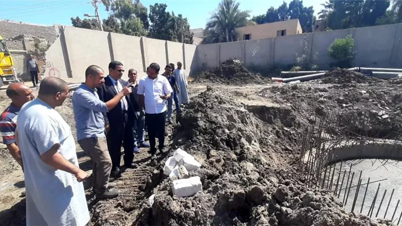 القاضي يوجه بسرعة الانتهاء من إنشاء محطة صرف دمشاو هاشم