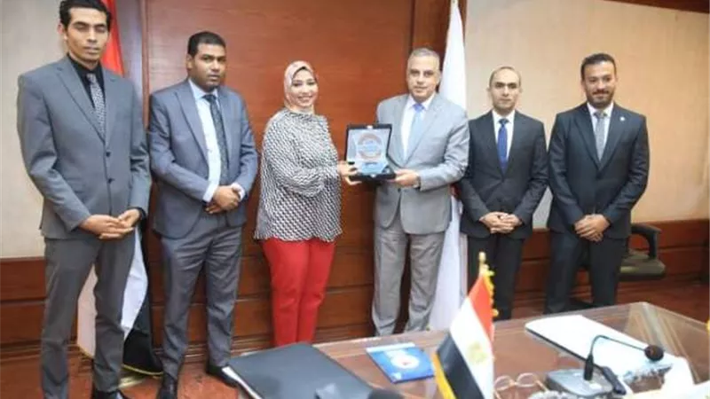 الفقي يلتقي وفد من أعضاء المبادرة الوطنية لتطوير الصناعة المصرية