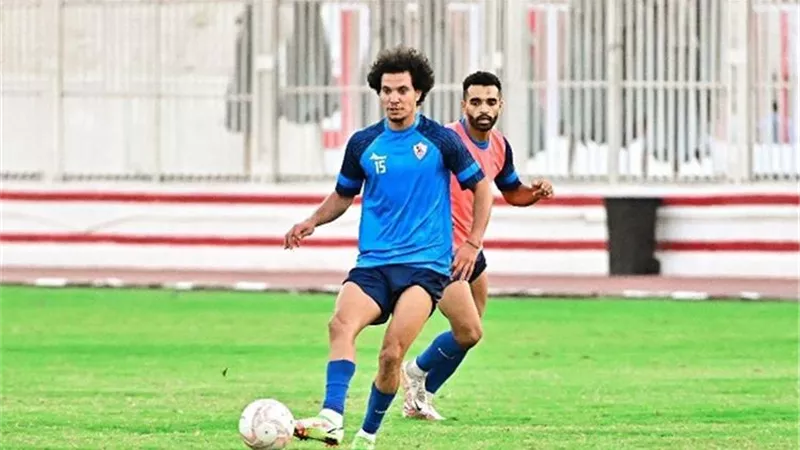 عمرو السيسي يؤدي تدريبات تأهيلية قبل مباراة الزمالك والسكة الحديد