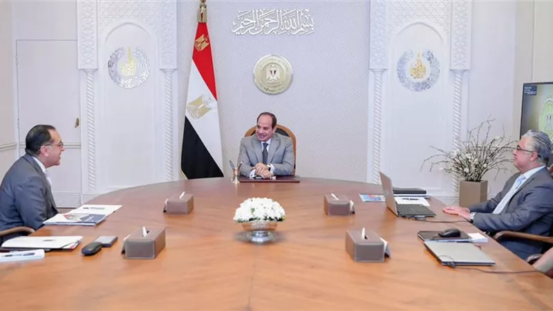 الرئيس السيسي يوجه بمواصلةجذب الاستثمارات الأجنبيةلمنطقة قناة السويس