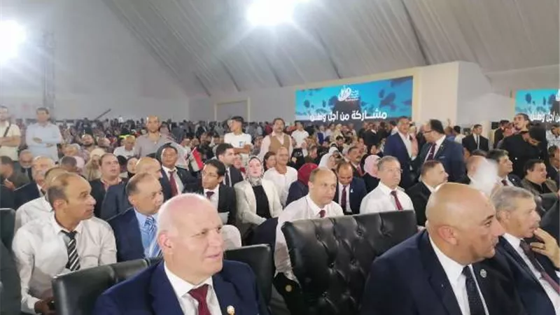 الشيخ كامل مطر بملتقى الأحزاب السياسية يدعو جميع القبائل لدعم مسيرة الاستقرار برعاية الرئيس السيسى