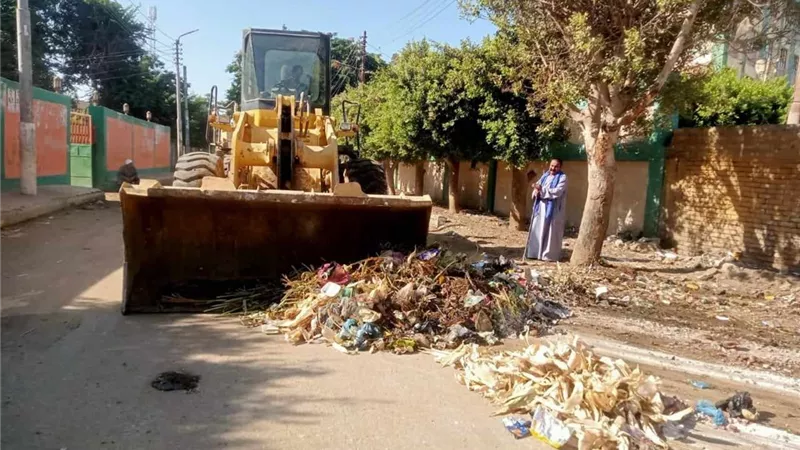 حملات مكبرة لرفع الاشغالات في مركزين بالمنيا