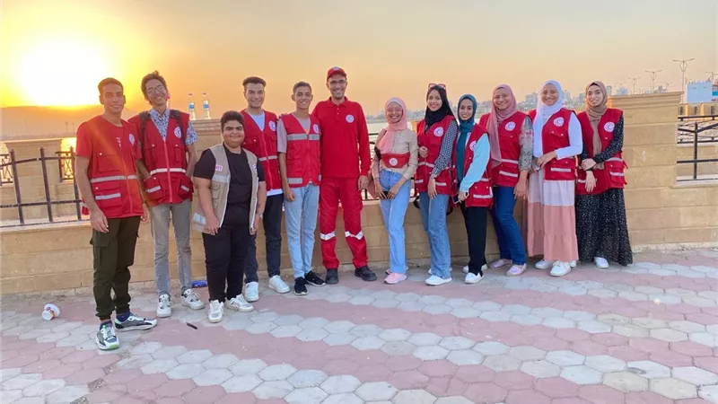 الهلال الأحمر المصرى تشارك في معرض السويس للكتاب