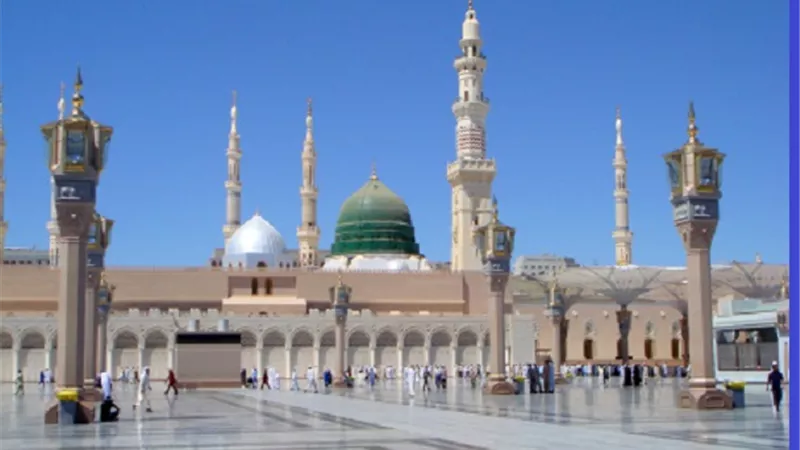 هذا من اداب الحضور مبكراً للجمعة قبل الخطبة