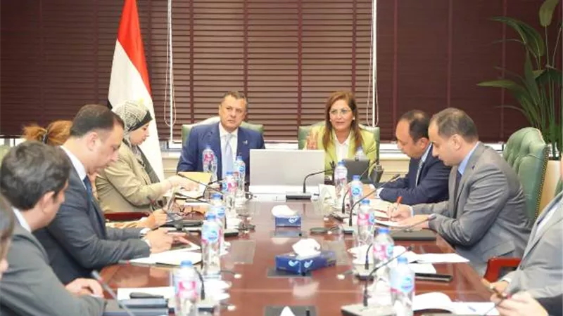 وزيرا التخطيط والسياحةيناقشان مشروعات