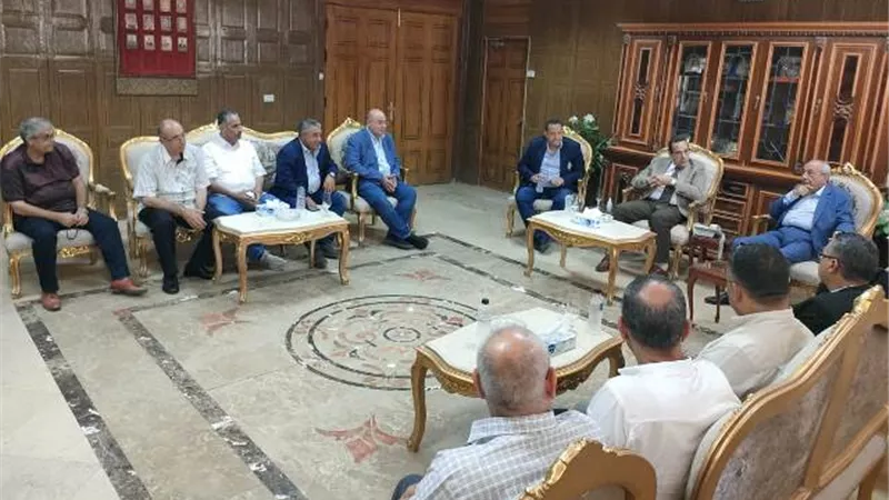 محافظ شمال سيناء يستقبل نقيب المهندسين لبحث التعاون المشترك