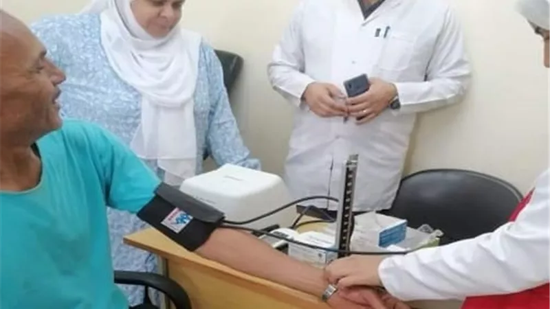 جولة مرورية لمدير الطب الوقائي بالقليوبية على فرق ١٠٠يوم صحة..صور