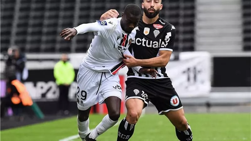 أغلى لاعب إفريقي يعلن انتقاله إلى طرابزون سبور ليزامل تريزيجيه