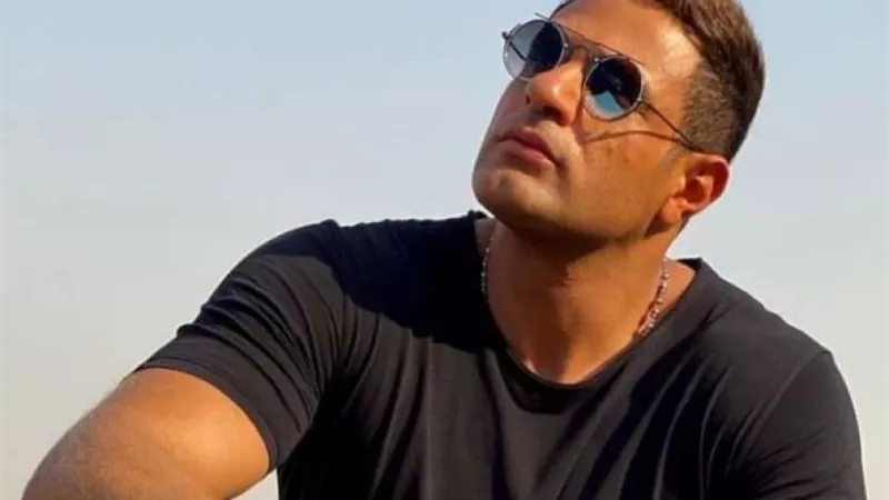 محمد نور يحتفل بتحقيق كليب 