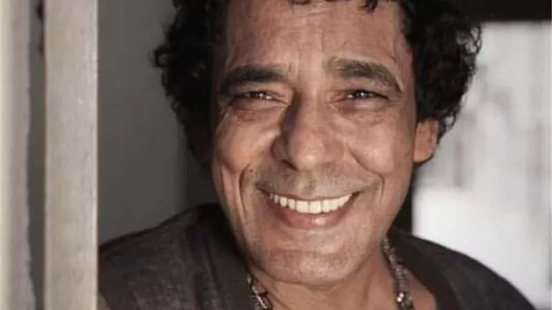 محمد منير يلغي جولته الغنائية.. بأمريكا