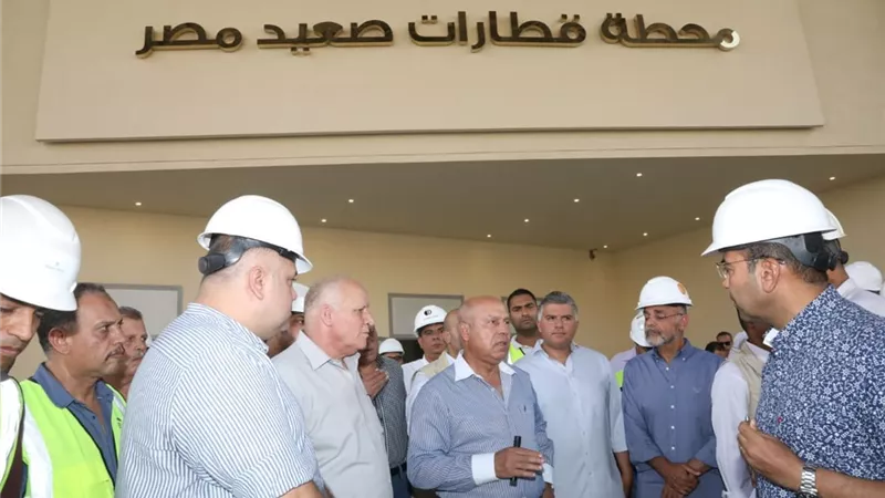 وزير النقل يتفقد محطة قطارات صعيد مصر لمتابعة جاهزيتها للافتتاح