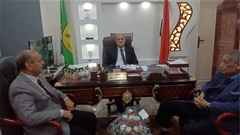 وكيل تعليم الإسماعيلية يناقش استعدادات العام الدراسي الجديد